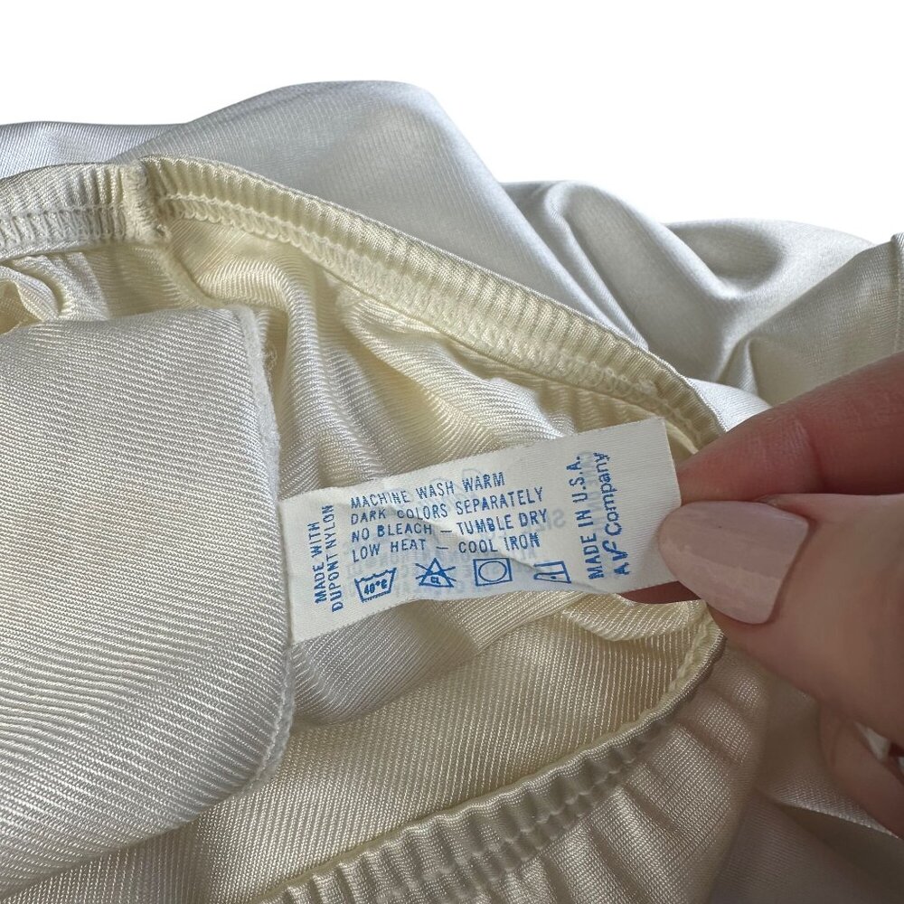 Vintage Vanity Fair Half Slip Large Cream Nylon Lace Trim 22" Made in USA - Picture 7 of 9